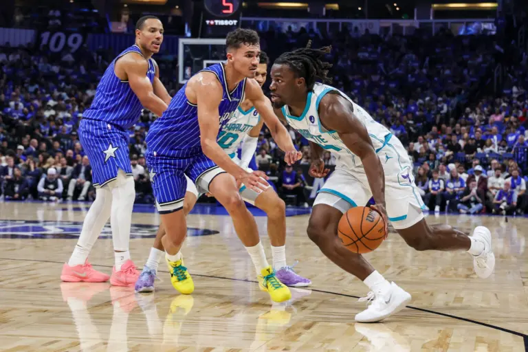 The Hornets point guard problem is real. Charlotte blew an 18-point lead and lost 95-91 to New Orleans — and the backup situation behind White is the reason.