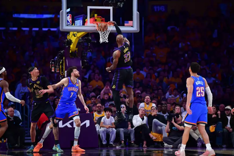 Is LeBron James heading to the New York Knicks? It's not as crazy idea as one might think. This is something that could actually happen.