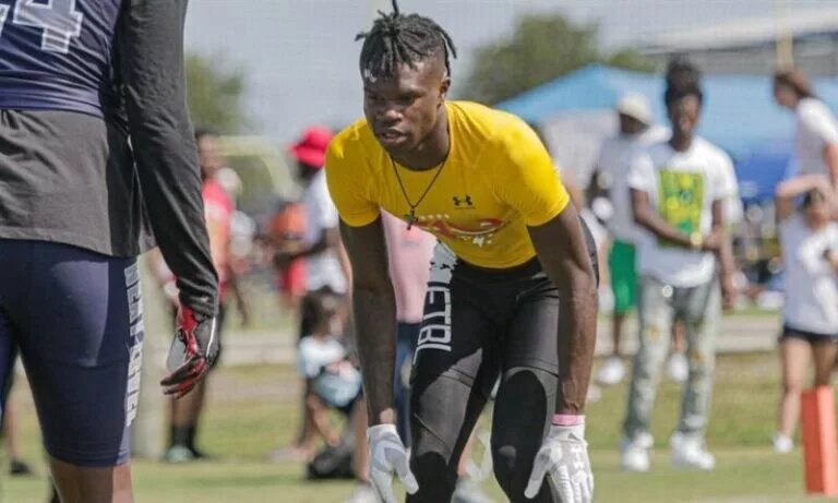 what's wrong with travis hunter?