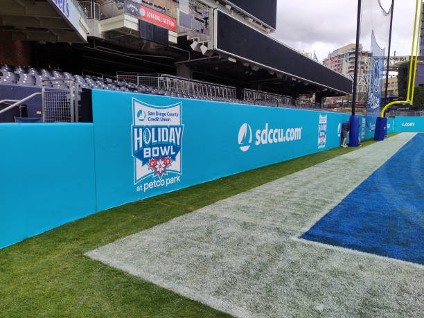 The 2022 Holiday Bowl kicks off Wednesday night and should be full of offense. The North Carolina Tar Heels and Oregon Ducks face off.
