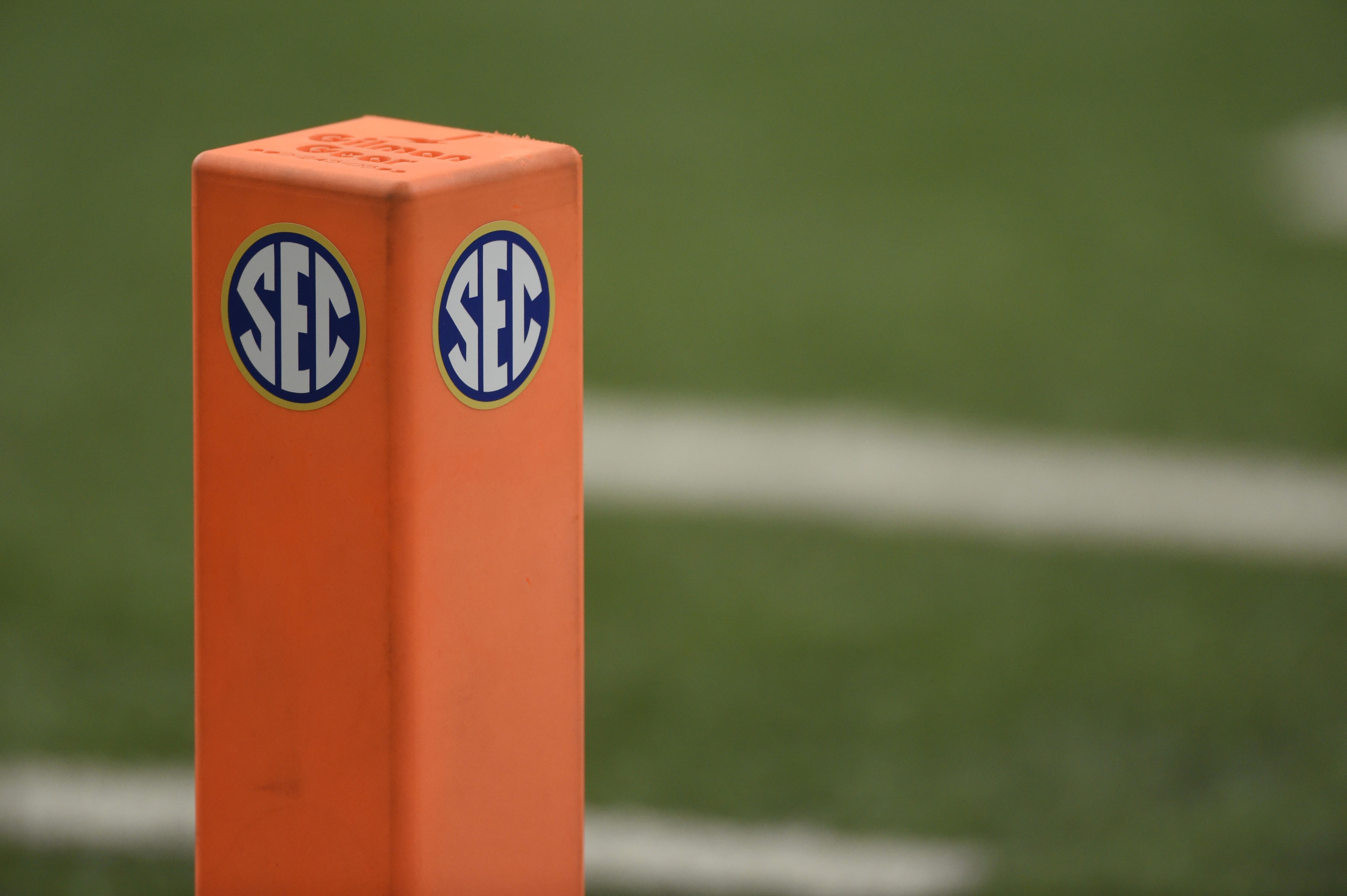 Breaking Down SEC West Win Totals