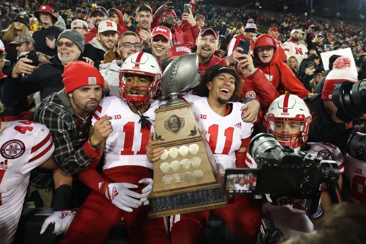 Cornhusker offensive line room