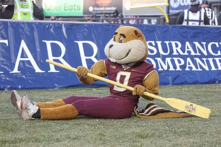 The Minnesota Gophers will have a difficult time matching last season’s win total. Let's take a look at the season predictions.