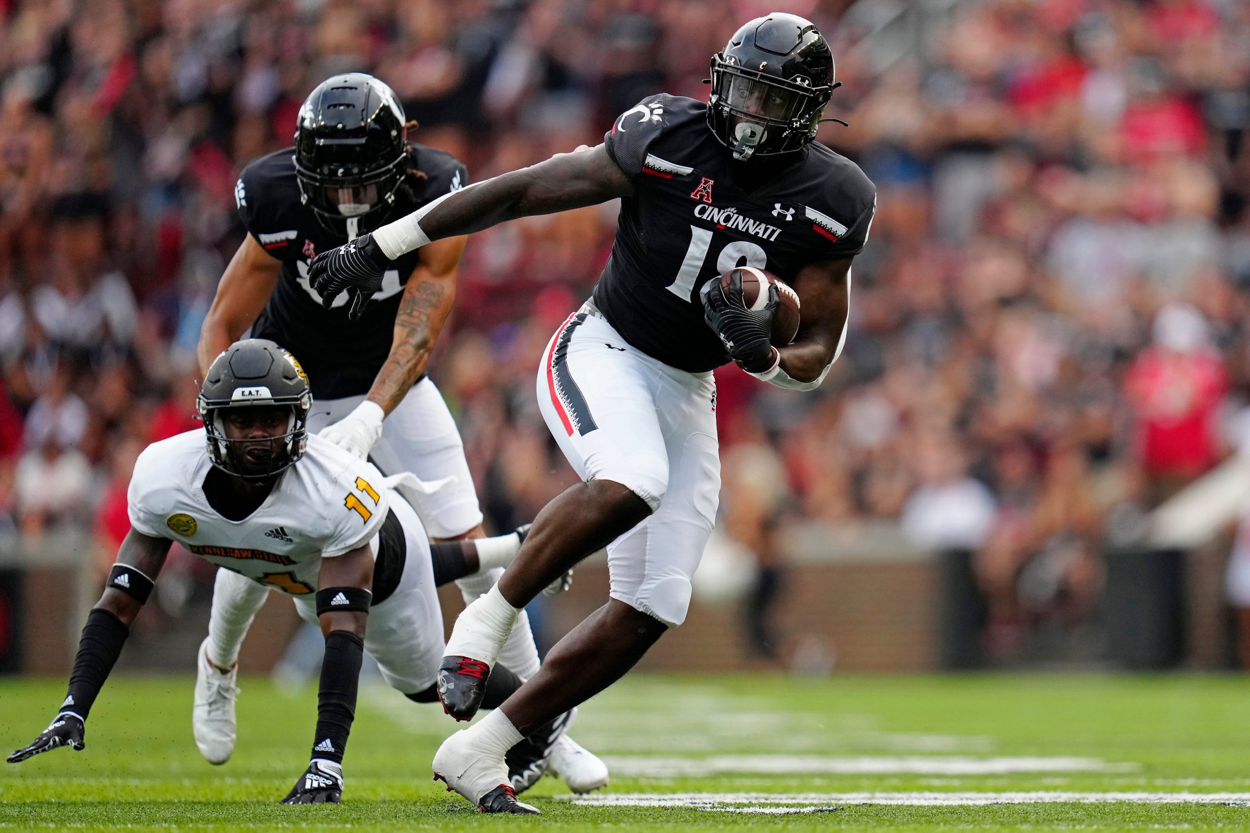 UC Bearcats tight end Deguara posting Travis Kelce-like numbers