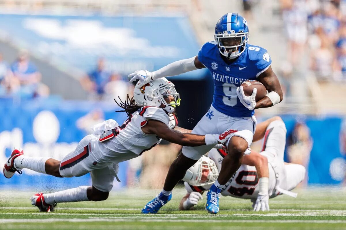 Kentucky Beats Ball State 44-14