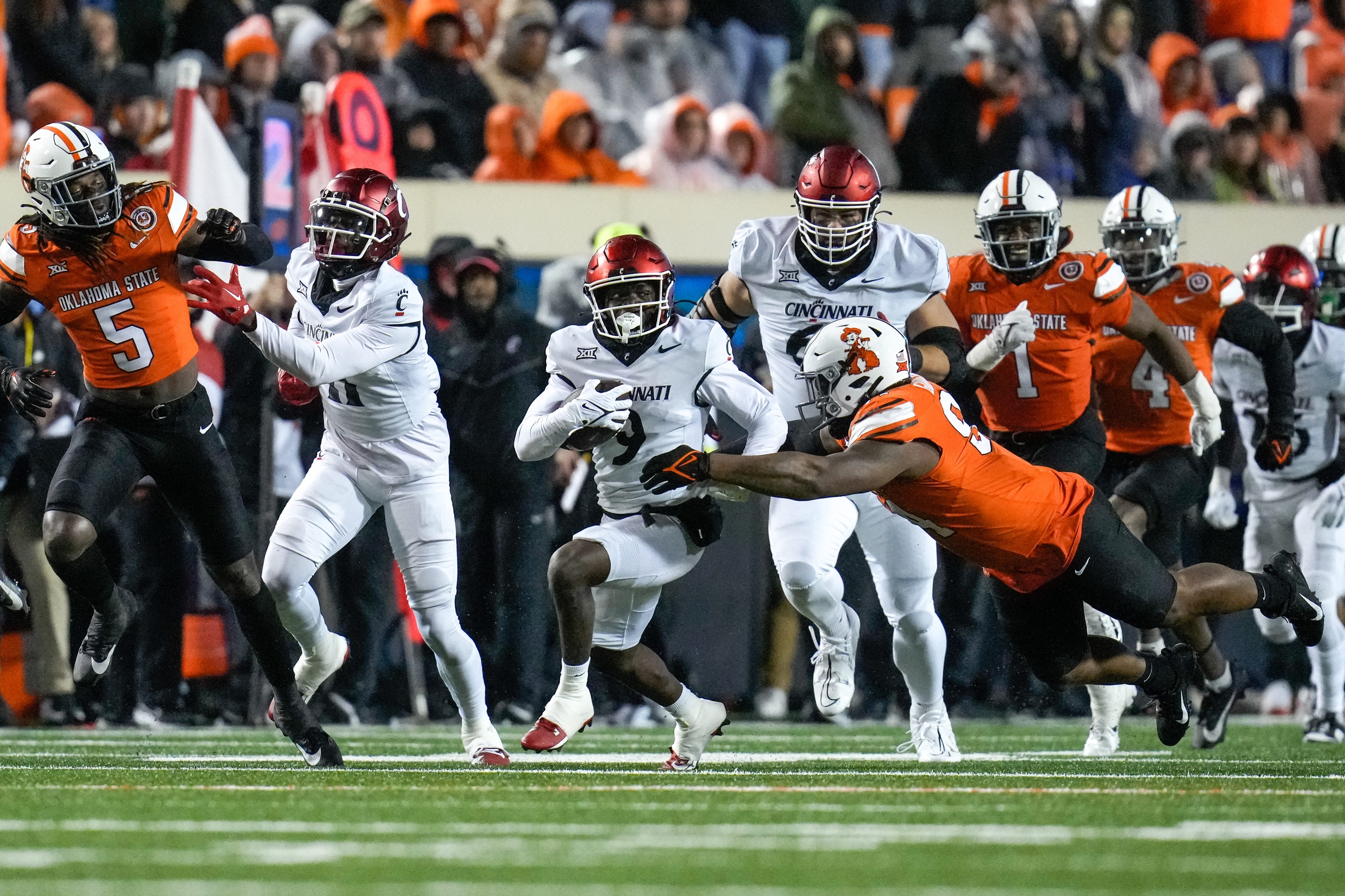 Cincinnati made it six straight with another loss on Saturday night to Oklahoma State. The offense was stale, and the defense was not itself.