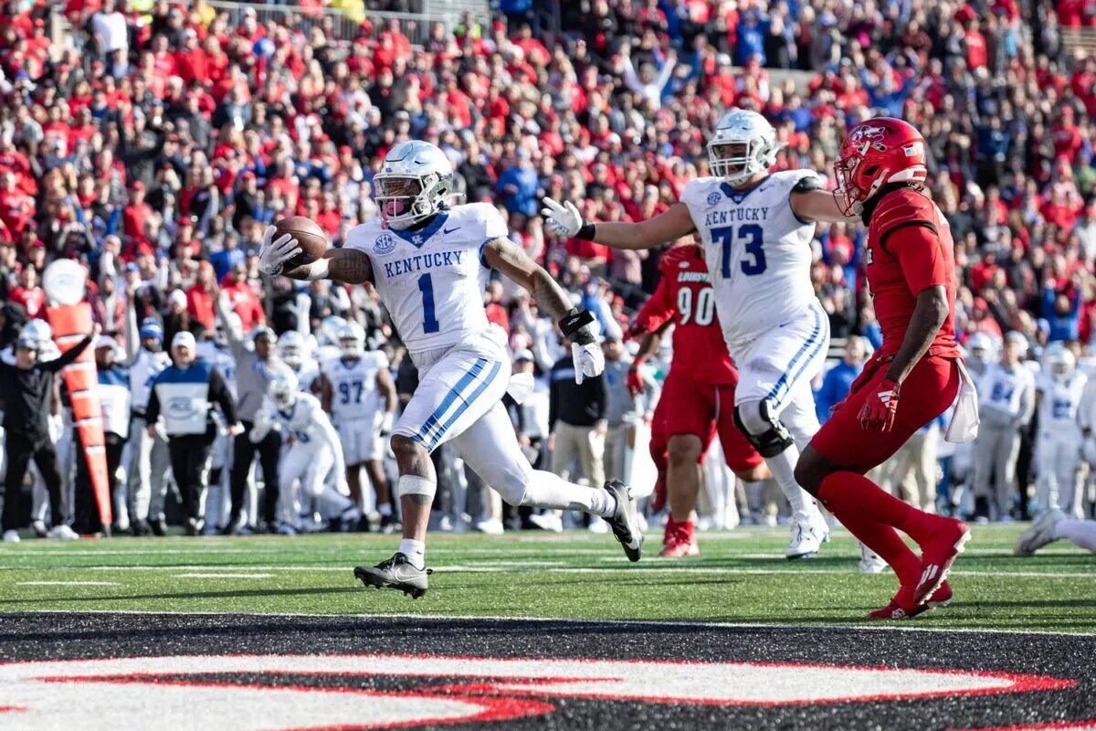 Kentucky Upsets Louisville 38-31