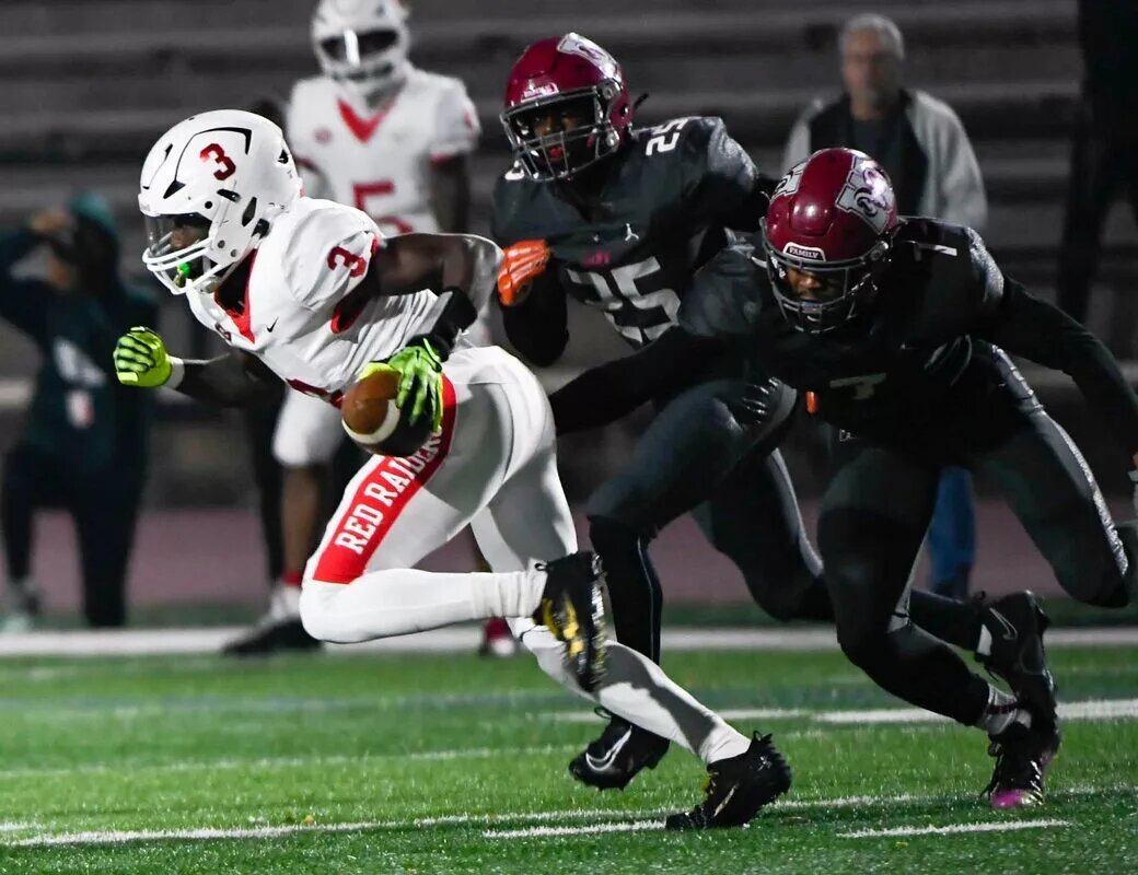 Mazeo "MJ" Bennett is a Gamecock. The four star pass catcher is the most highly anticipated receiver recruit of the Shane Beamer era.