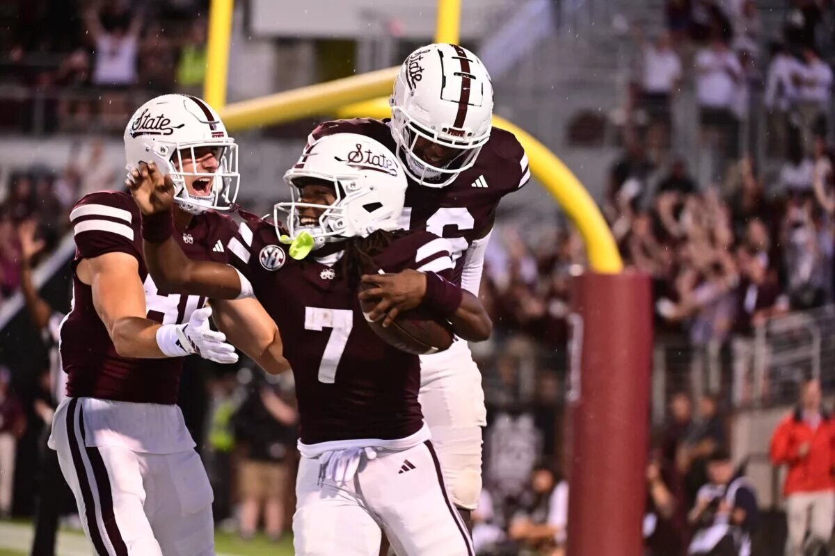 Bulldogs Take Down Eastern Kentucky 56-7