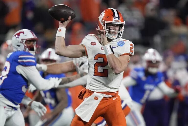 It's the first-ever 12-team CFP and we have the first meeting between Clemson and Texas to kick it off in Austin.