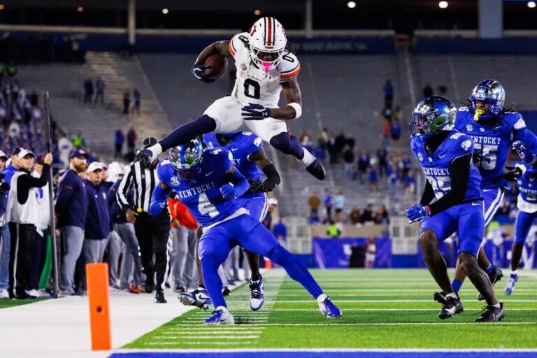 Who will replace Jarquez Hunter in the Auburn backfield? The Tigers will need to find their new feature running back for the offense.