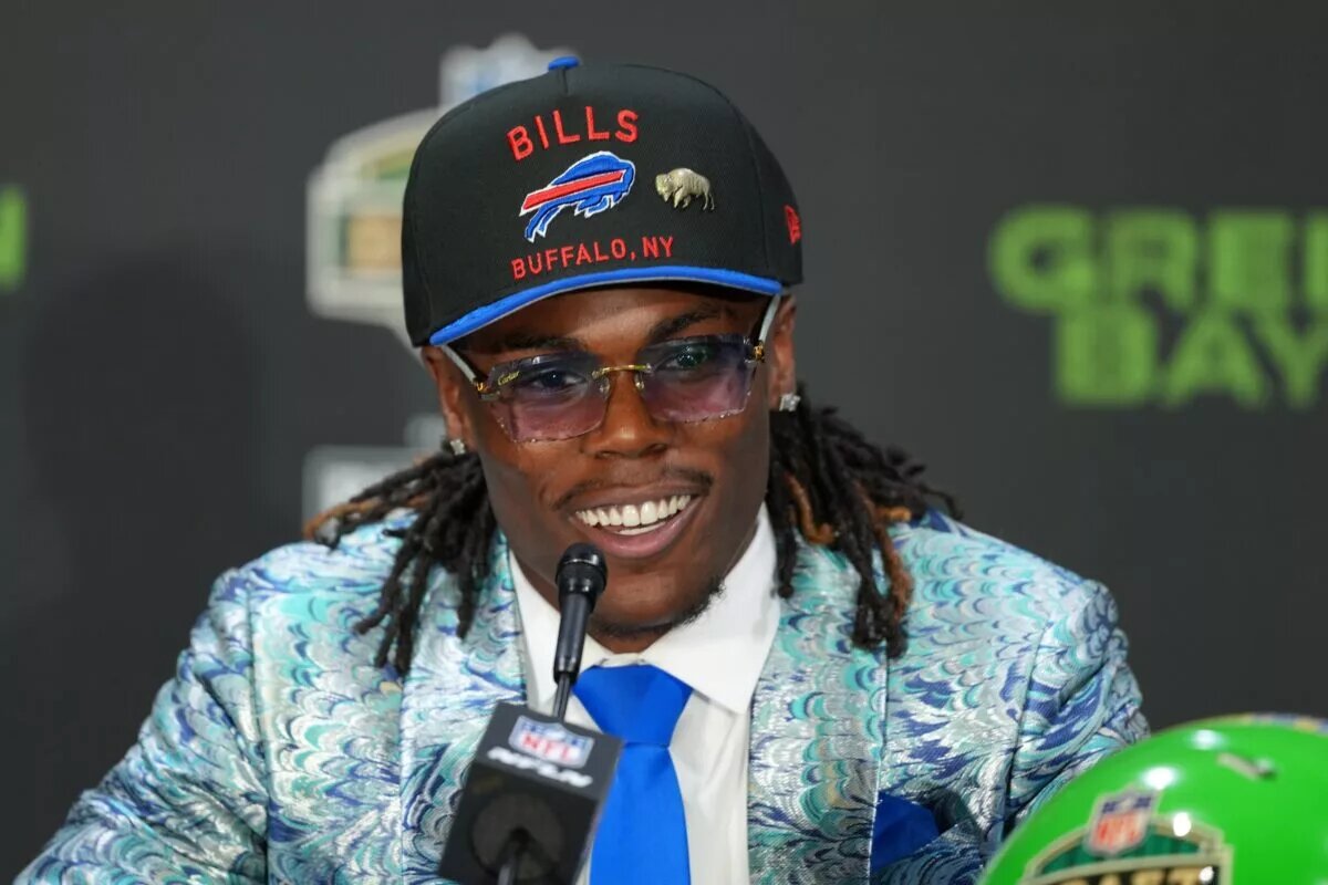 Buffalo Selects Maxwell Hairston