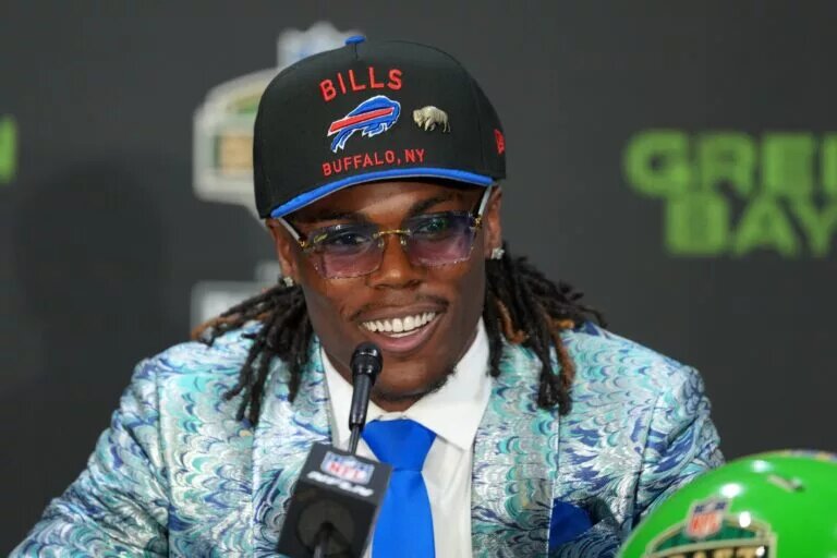 Buffalo Selects Maxwell Hairston