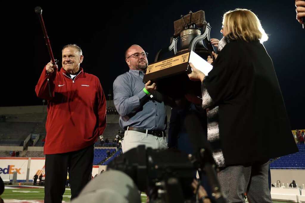 https://www.sports-reference.com/cfb/coaches/sam-pittman-1.html