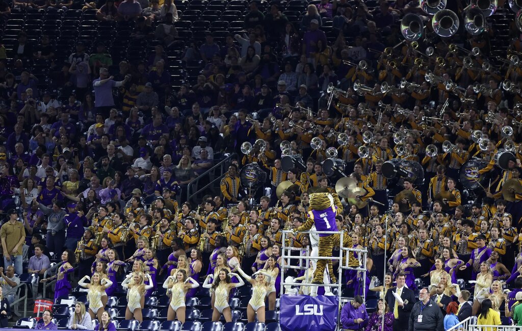 Ellis commits to LSU