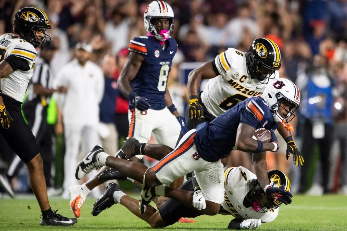 Auburn Arkansas Face Off