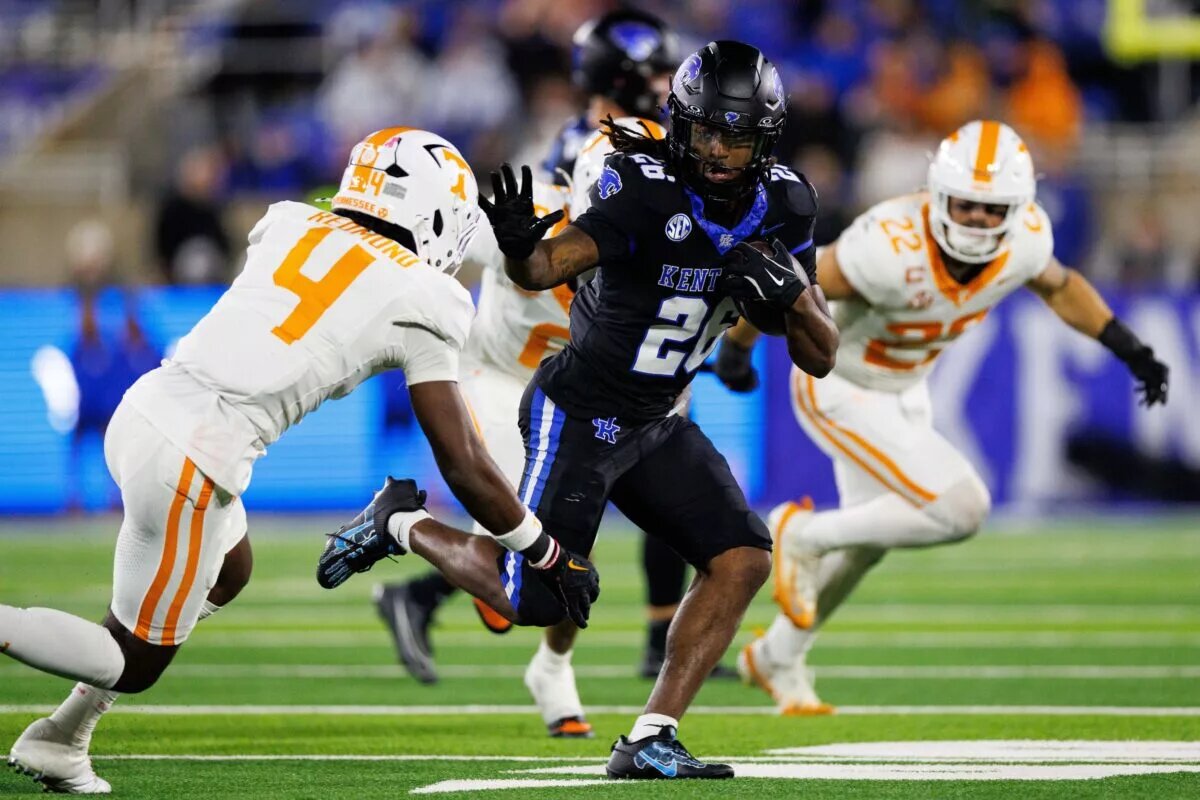 Tennessee Cruises Past Kentucky
