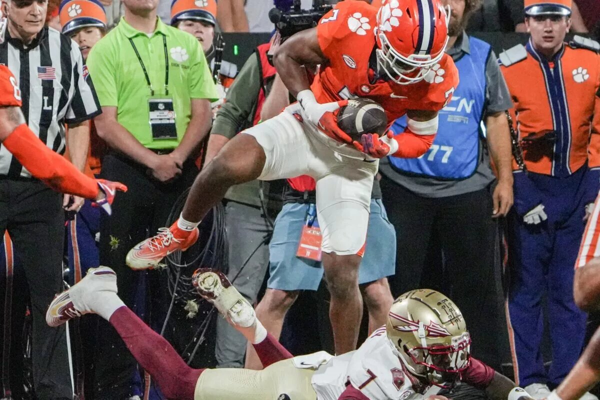 Clemson Snaps Home Losing Streak