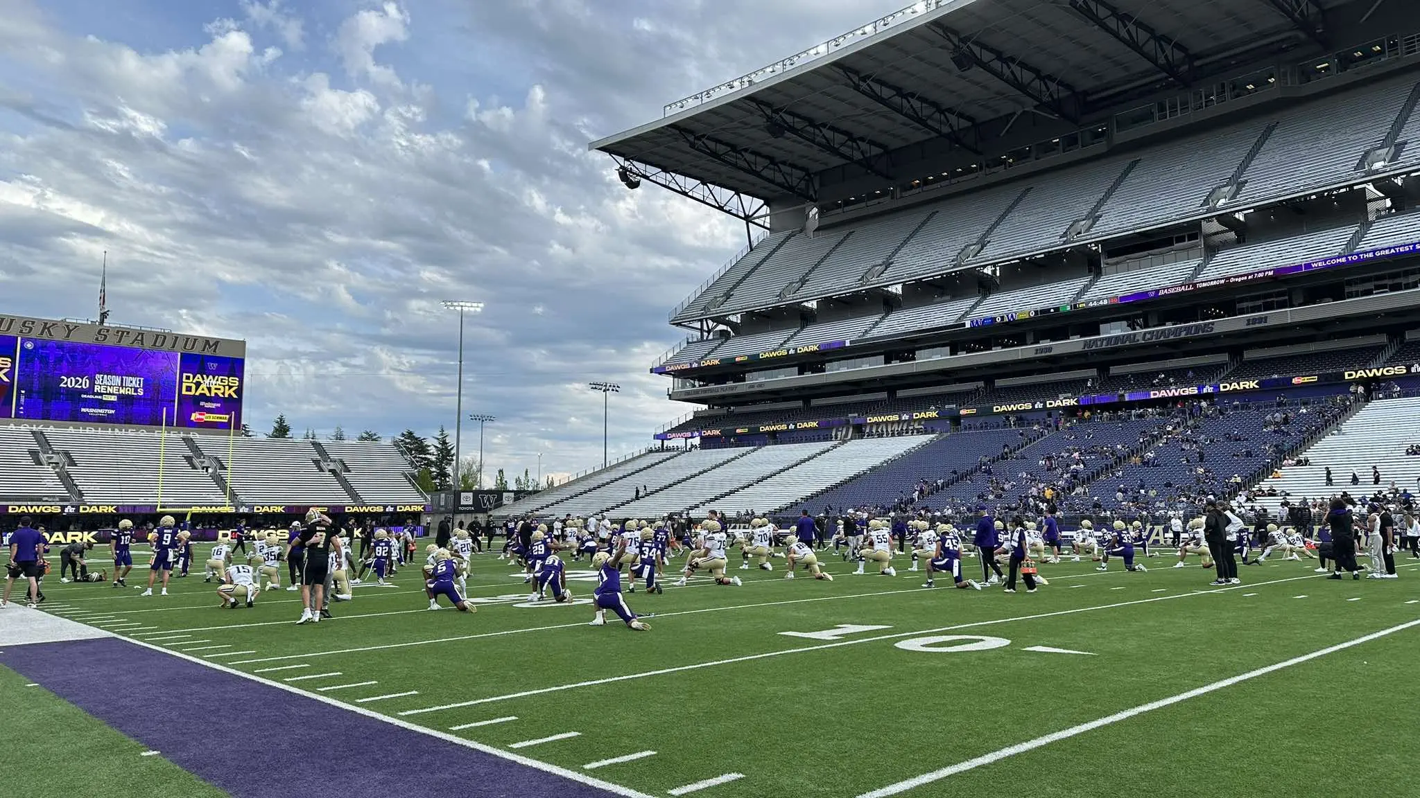 Husky Defense Shines in UW Spring Game