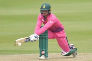 Quentin de Kock in action for South Africa vs Bangladesh.