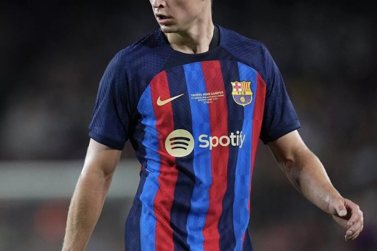 De Jong is part of a potential triple swoop for Chelsea