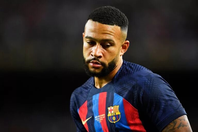 Depay last-ditch Chelsea move