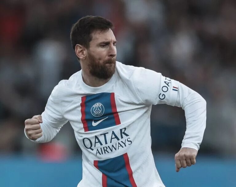 Lionel Messi celebrates for Paris Saint-Germain