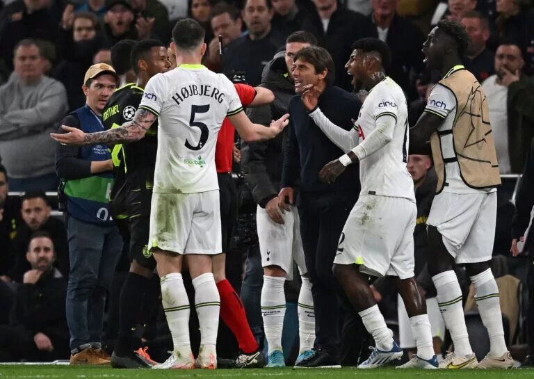 Antonio Conte stormed down the tunnel after the Sporting would-be winner was cancelled
