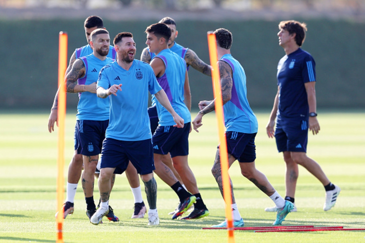 Lionel Messi, in the Argentina predicted lineup, in training