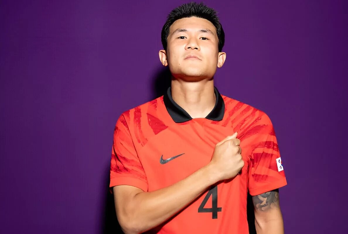 Napoli Star Kim Min-jae poses for World Cup 2022 photo