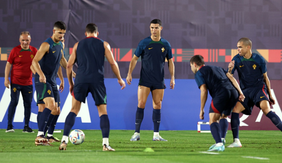 Cristiano Ronaldo training with the rest of the Portugal predicted lineup