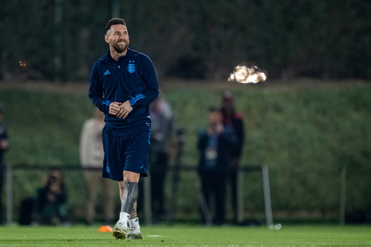 Lionel Messi, in the Argentina predicted lineup, in training