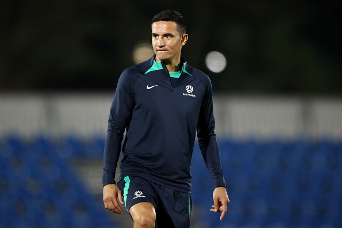 Tim Cahill leading a training session for the Australia predicted lineup