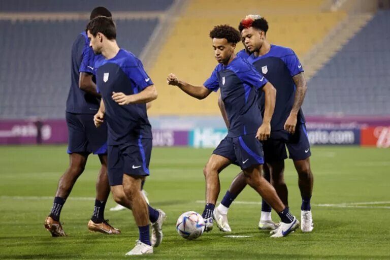 Tyler Adams and USMNT teammates training for Netherlands vs USA