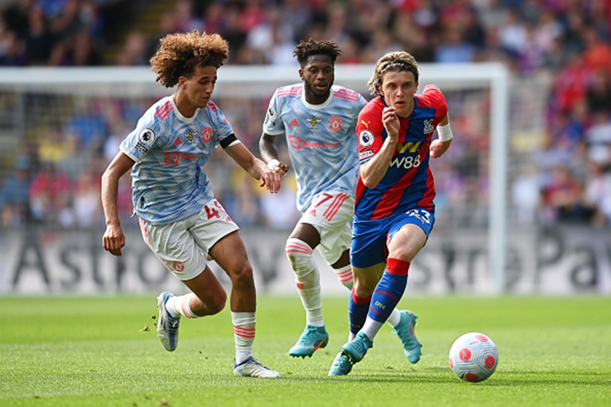 Conor Gallagher chases the ball for Crystal Palace
