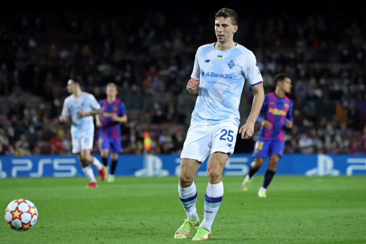 AFC Bournemouth have completed the signing of Dynamo Kyiv's Illia Zabarnyi