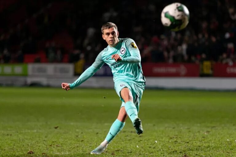 Leandro Trossard, Arsenal target, taking a shot