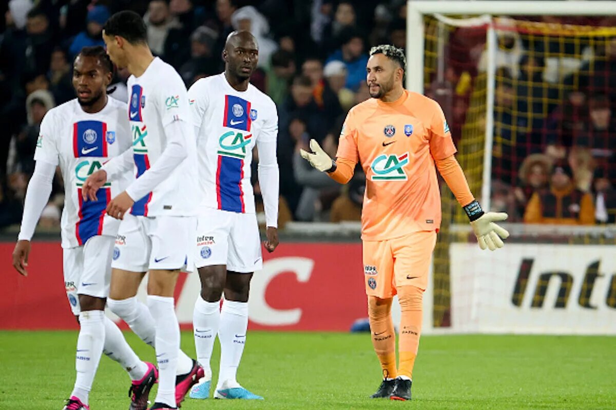 Keylor Navas playing for PSG