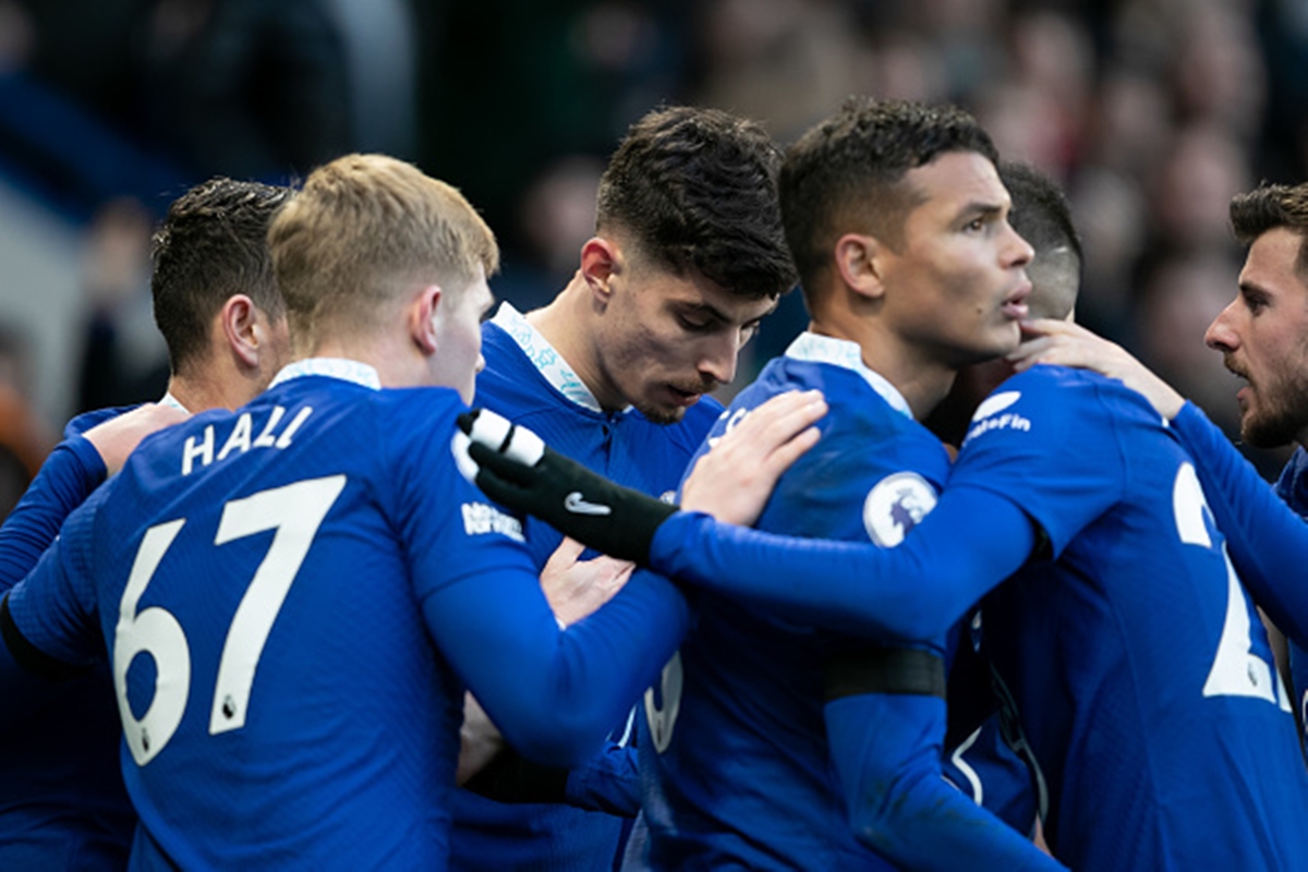 Chelsea Predicted Lineup vs Fulham - Image of squad celebrating key goal vs Crystal Palace