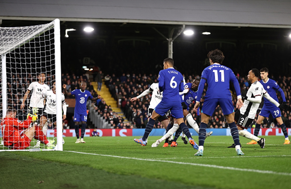 Goalmouth scramble during Chelsea vs Fulham