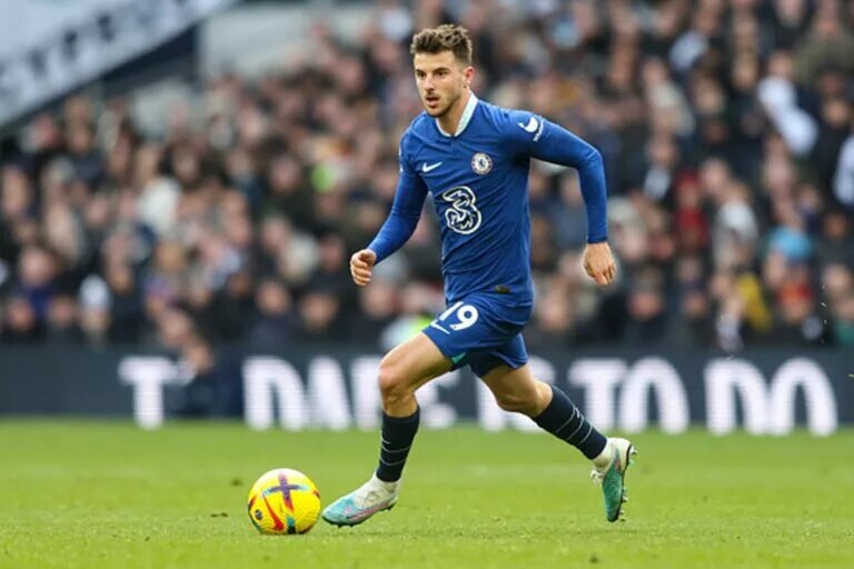 Chelsea predicted lineup - Mason Mount on the ball