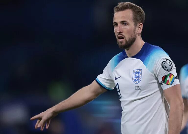 Tottenham Predicted lineup - image of Harry Kane playing for England