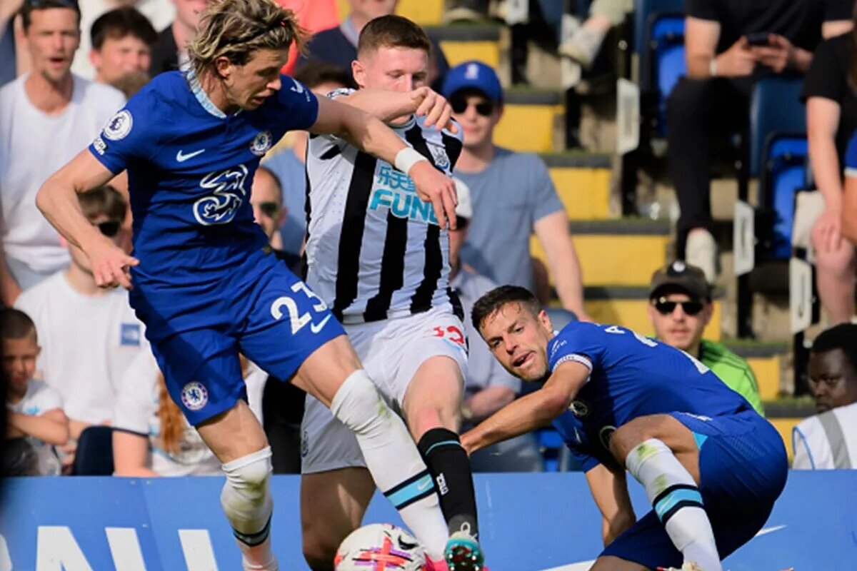 Mauricio Pochettino squad clear out: image of Cesar Azpilicueta and Conor Gallagher