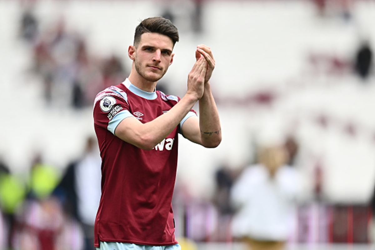 Declan Rice applauds fans as he leaves the pitch
