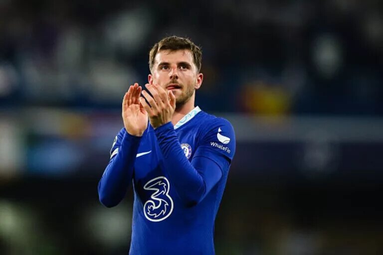 Mason Mount applauding fans as he leaves pitch