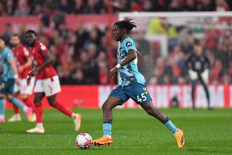 Romeo Lavia carries the ball forward for Southampton