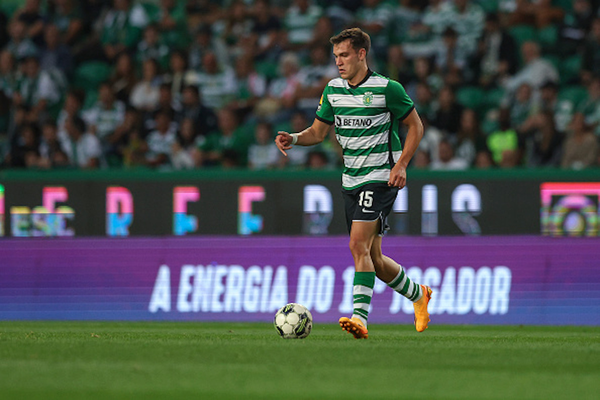Chelsea target Manuel Ugarte dribbling the ball as his side Sporting CP play against Benfica