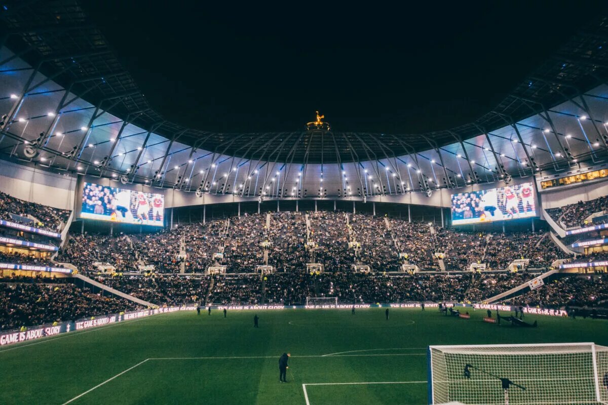 Tottenham Hotspur Stadium at night