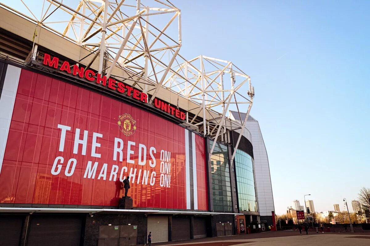 Manchester United Old Trafford- Bruno Fernandes Left Fr