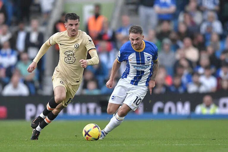 Alexis Mac Allister playing against Chelsea